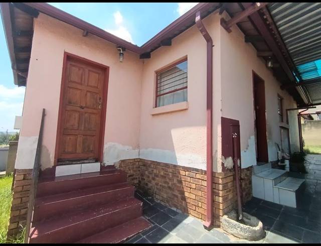 3 BEDROOM HOUSE FOR SALE IN CLAYVILLE